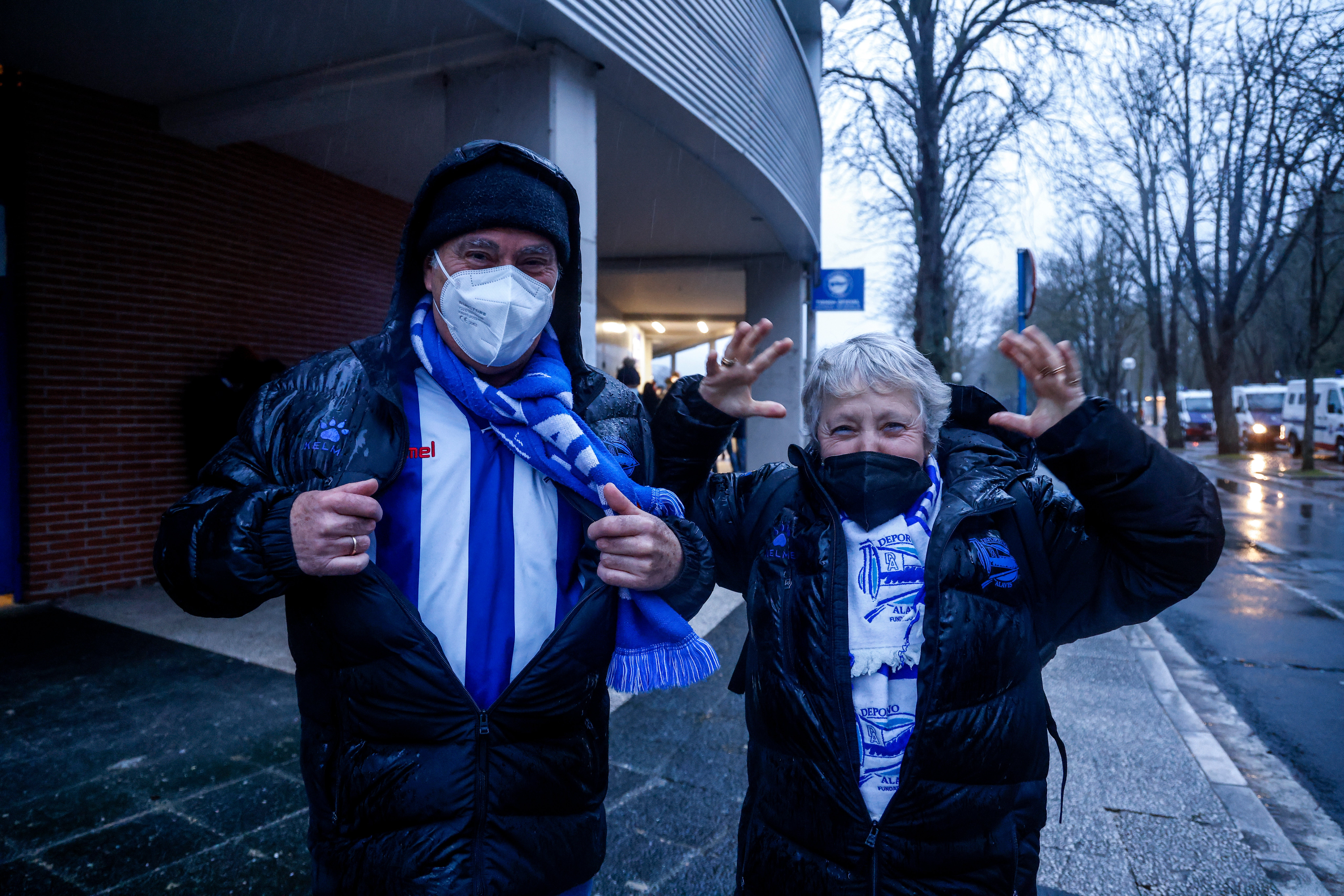 Fotos: Ambiente previo al Alavés - Athletic en el Casco Viejo de Vitoria