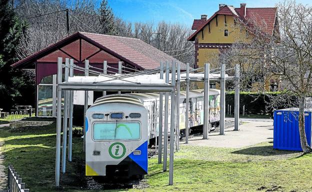 En Antoñana el almacén y el apeadero son ahora un museo y la estación fue dividada en varias viviendas familiares.