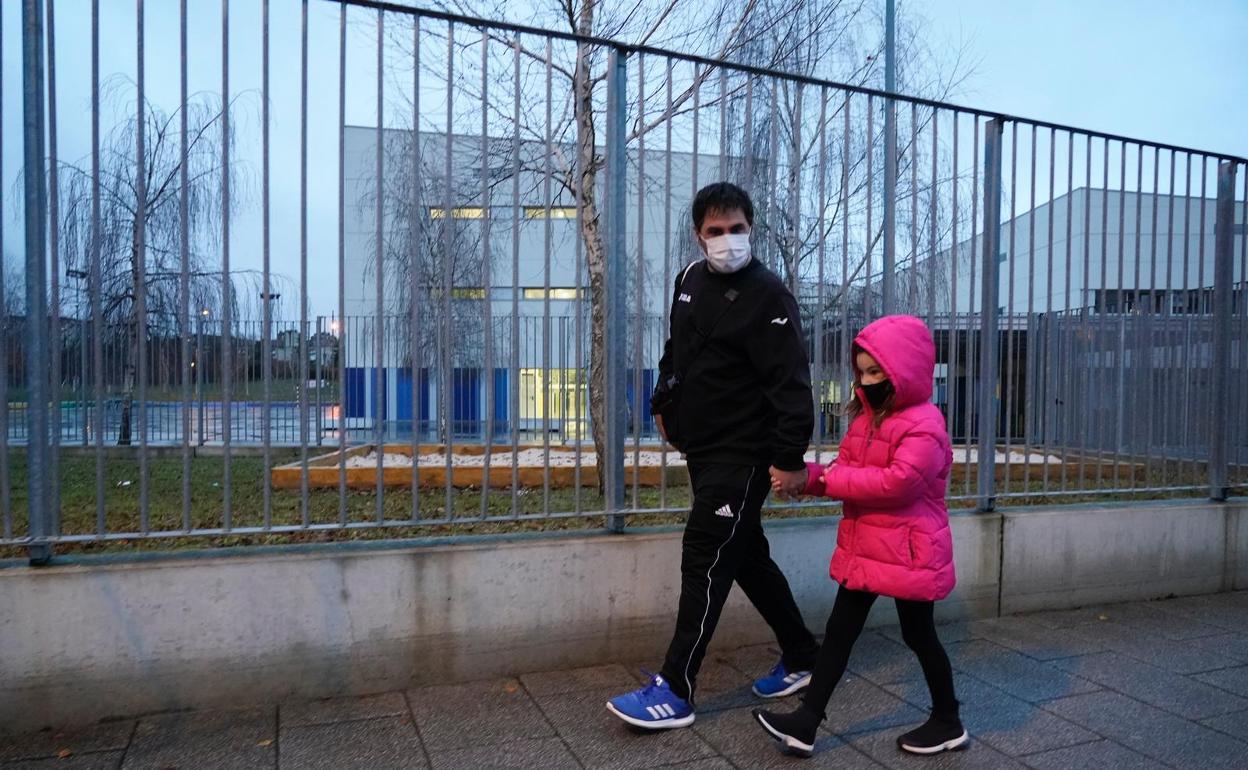 Vuelta a clase: Así ha sido la vuelta al cole en Álava: «Claro que tenemos miedo a los contagios»