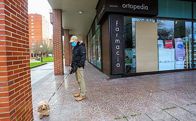 En la farmacia Arriaga también se pueden observar los estragos causados por los ladrones. 