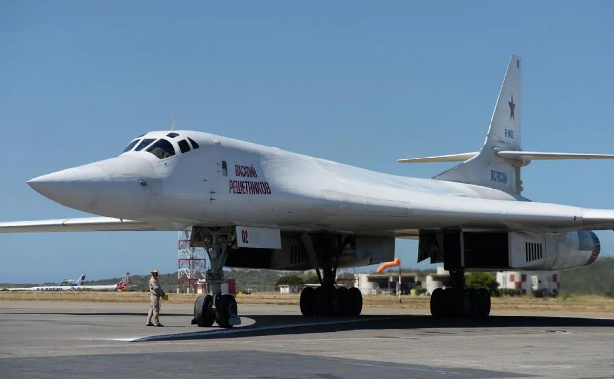 Bombardero ruso TU-160, modelo enviado por Moscú a Venezuela en 2018 y que operan en Bielorrusia, en una imagen de archivo. 