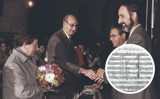 En grande, Luis Arámburu, afamado músico vitoriano, en el homenaje que recibió en 1985; en el círculo, la partitura original. Portada y pentagramas de 'Que la victoria nos sonríe', obra estrenada en el Nuevo Teatro en 1928. 