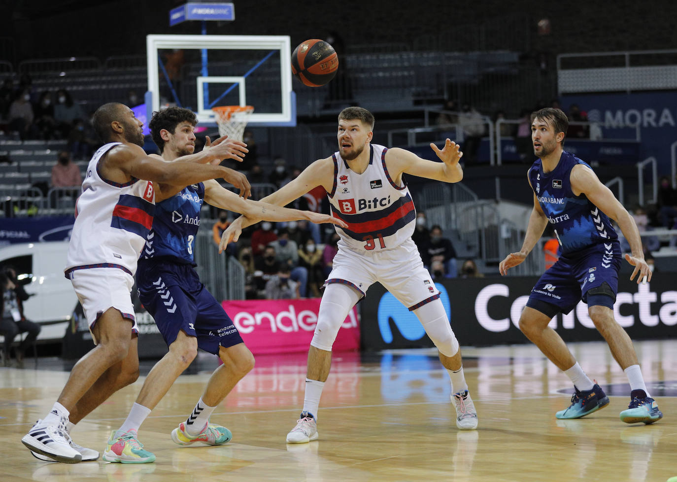 Fotos: Las mejores imágenes del Andorra - Baskonia