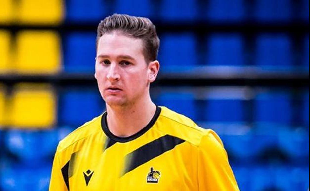 David Walker, el nuevo 'hombre de negro', llega mañana a Bilbao