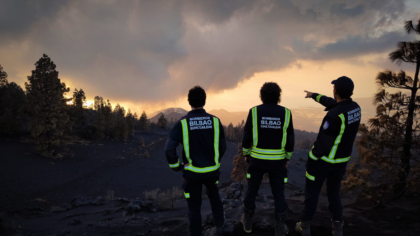 Fotos: Los Bomebros de Bilbao, en el volcán Cumbre Vieja