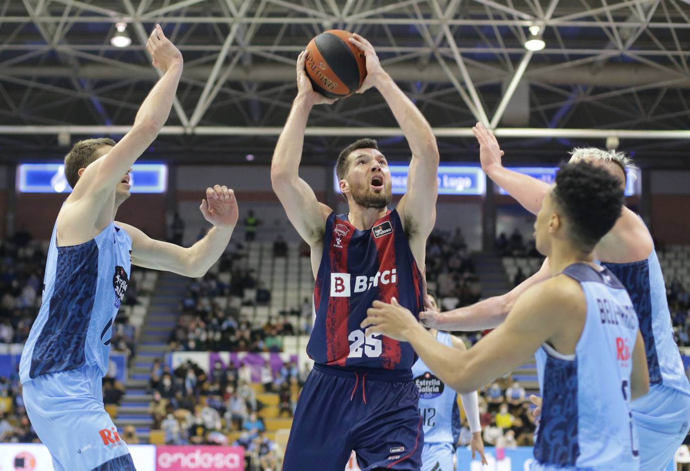 Fotos: Las mejores imágenes del Breogán - Baskonia