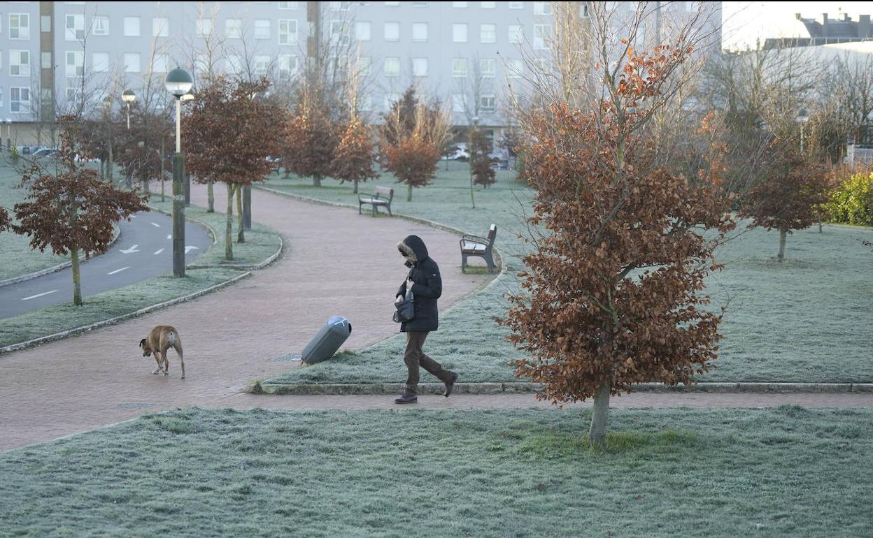 Imagen de un parque de Vitoria en la mañana de este sábado.