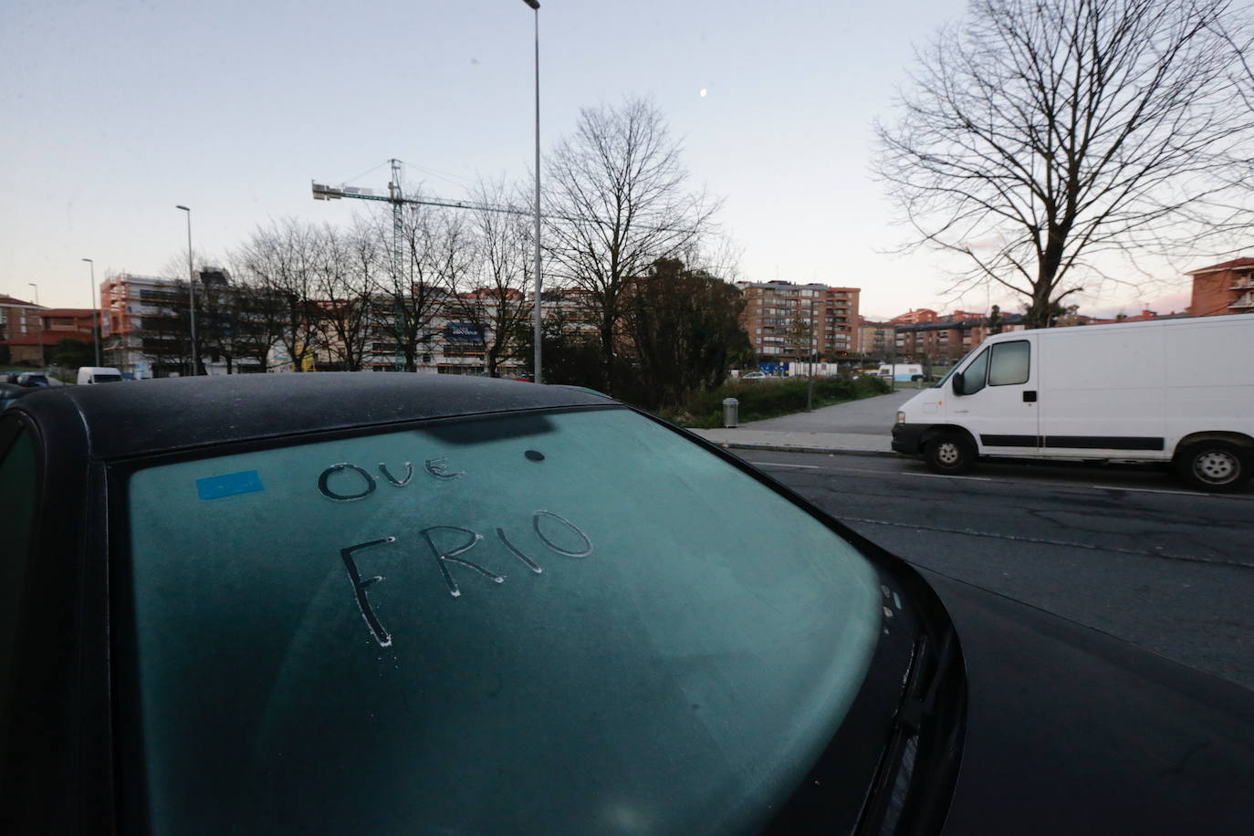 Un parabrisas congelado en Getxo. 