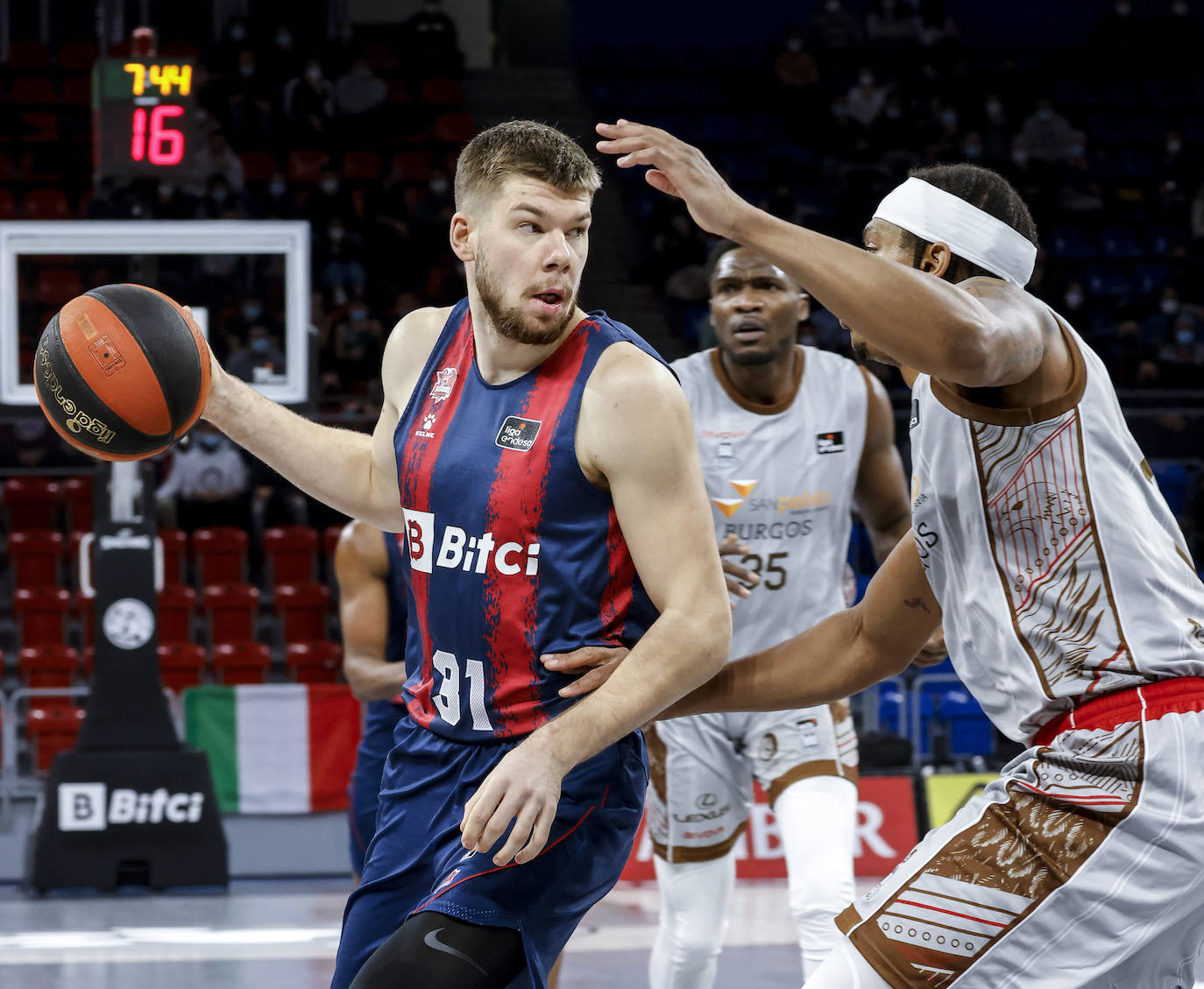 Fotos: La mejores imágenes del Baskonia-Burgos