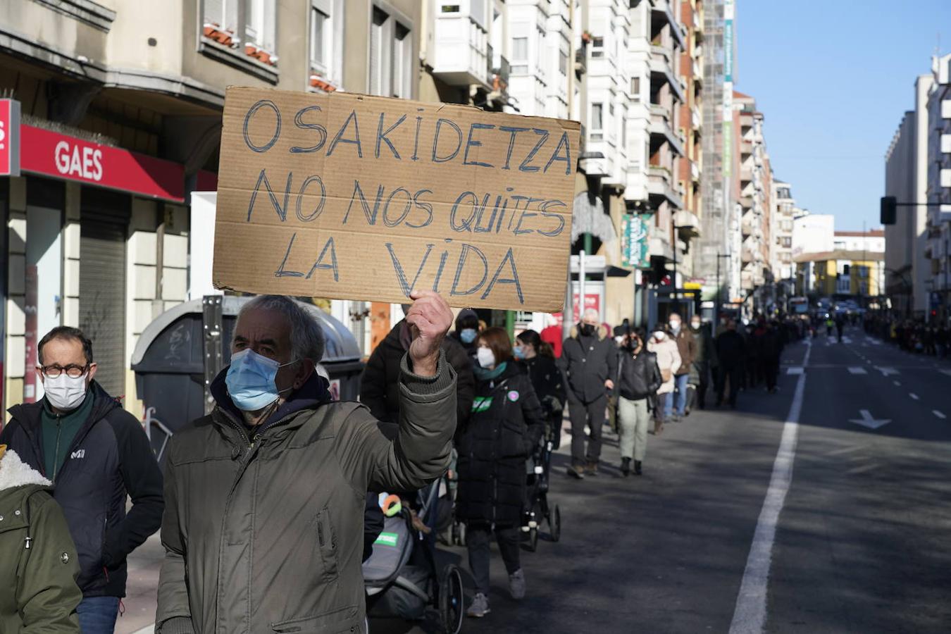 Fotos: Los sanitarios se manifiestan en Vitoria