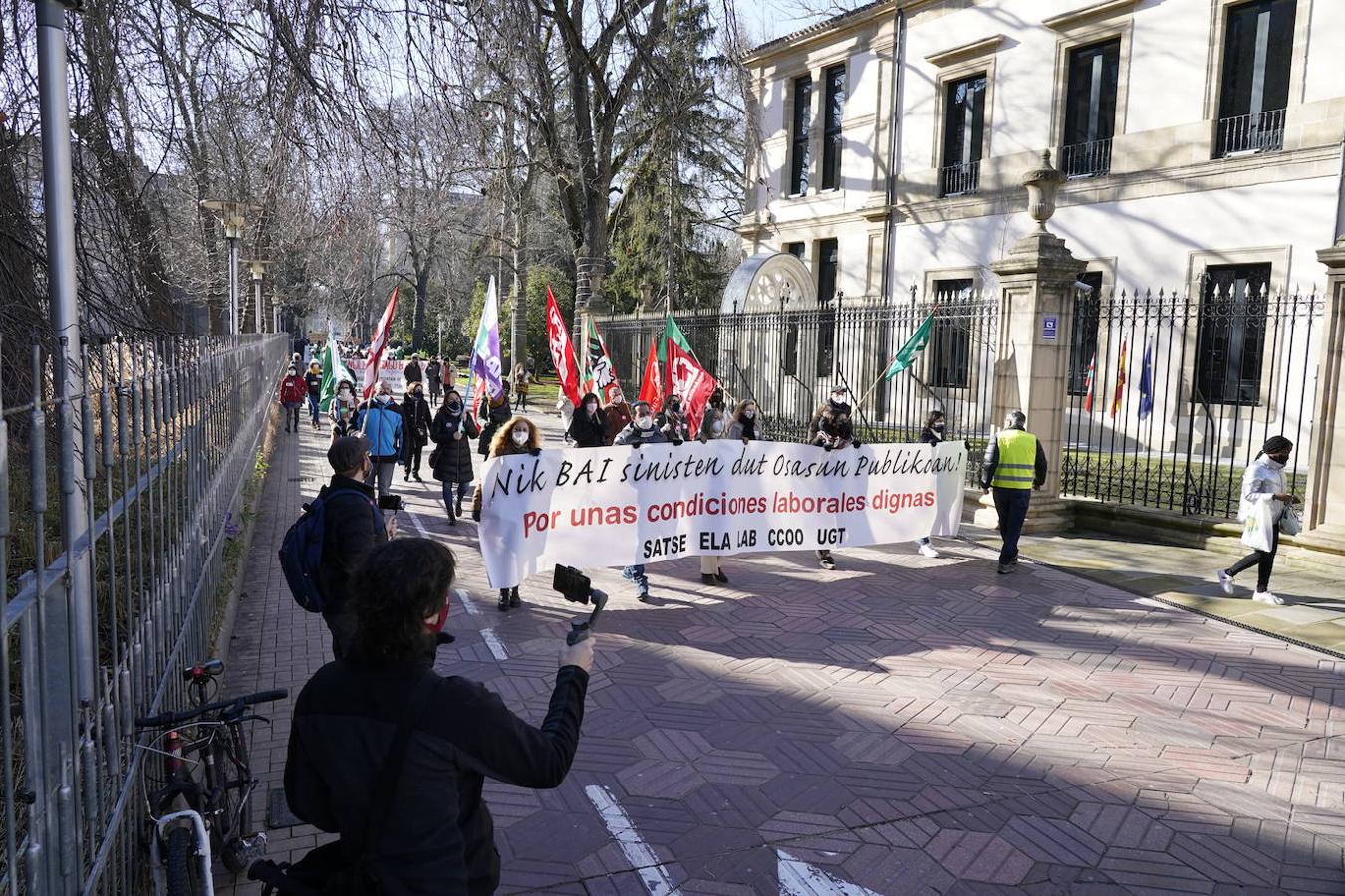 Fotos: Los sanitarios se manifiestan en Vitoria