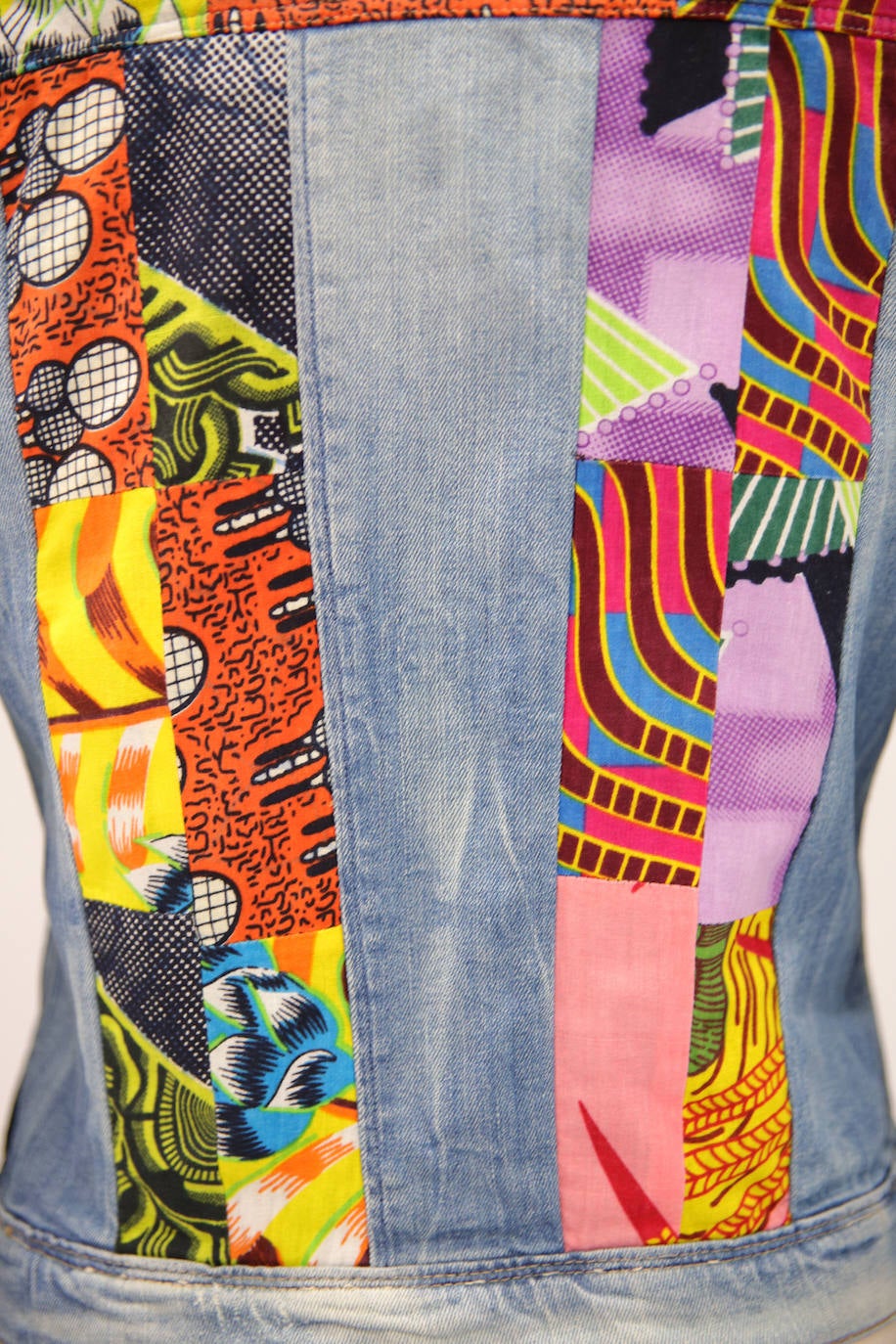 Fotos: El sueño de Saidou, el diseñador de moda que ha abierto una tienda-taller en Santutxu