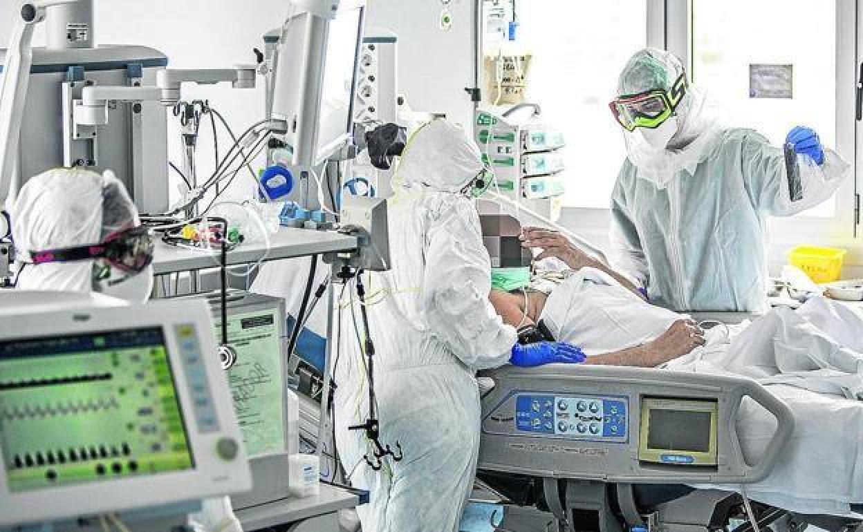 El 70% de los vascos hospitalizados por covid está sin vacunar