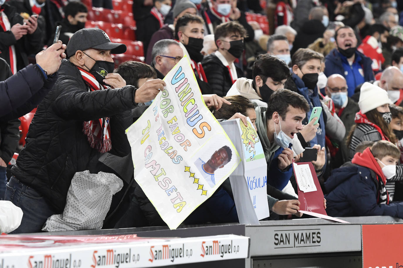 Fotos: San Mamés llevó en bolandas al Athletic