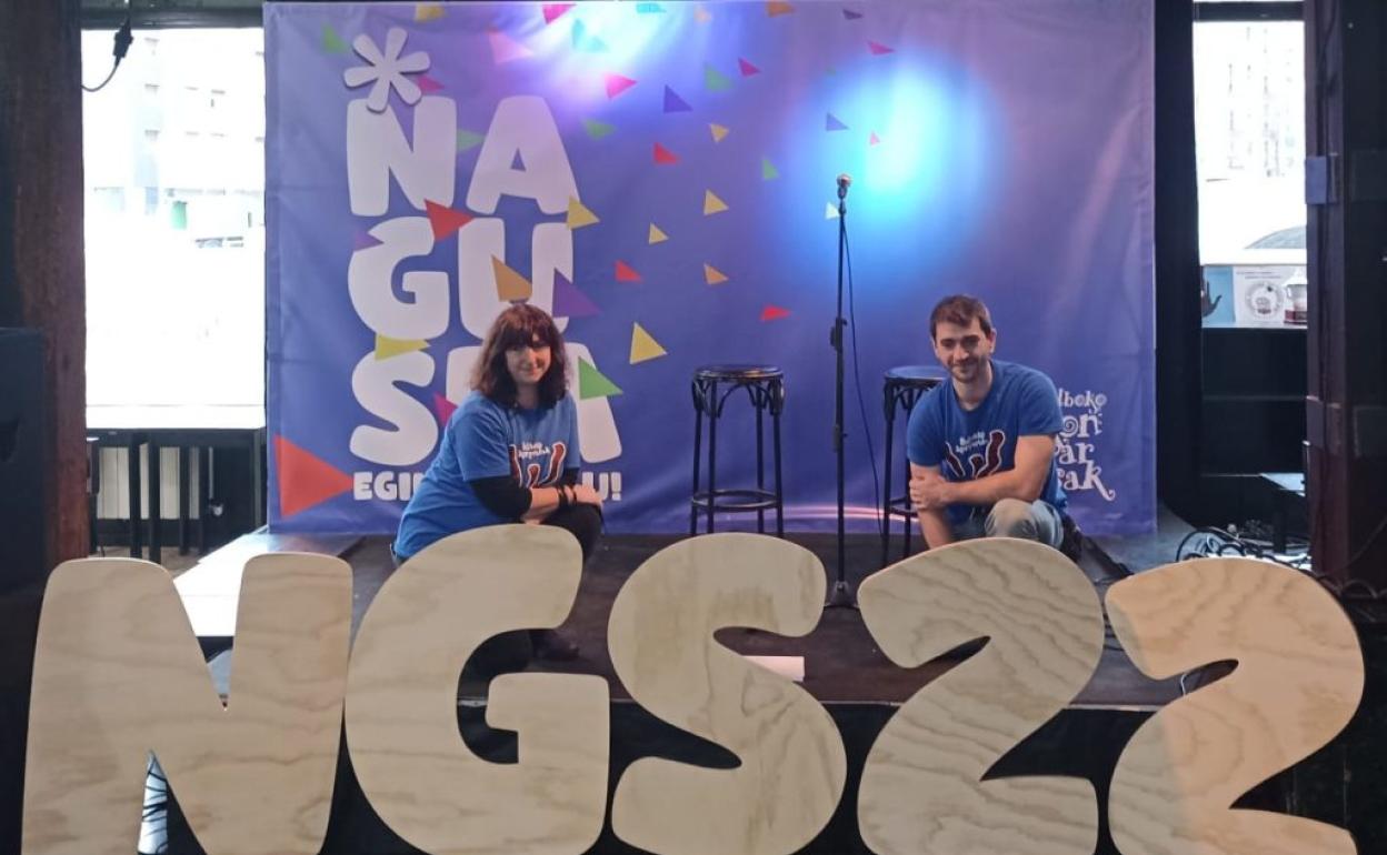 Nerea Matute y Ioritz Varona, portavoces de la entidad, esta mañana en Hika Ateneo. 