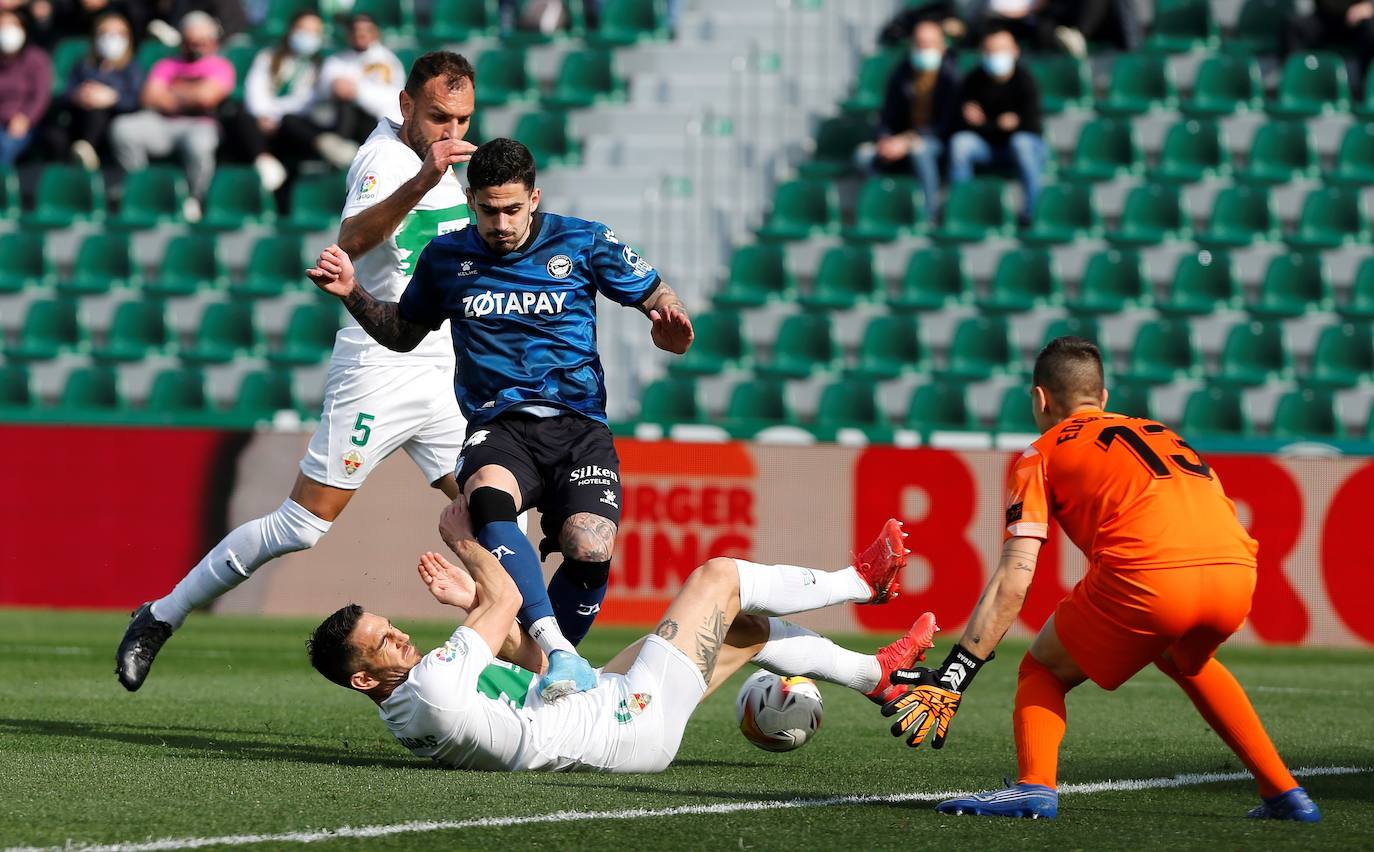 Fotos: Las mejores imágenes del Elche - Alavés