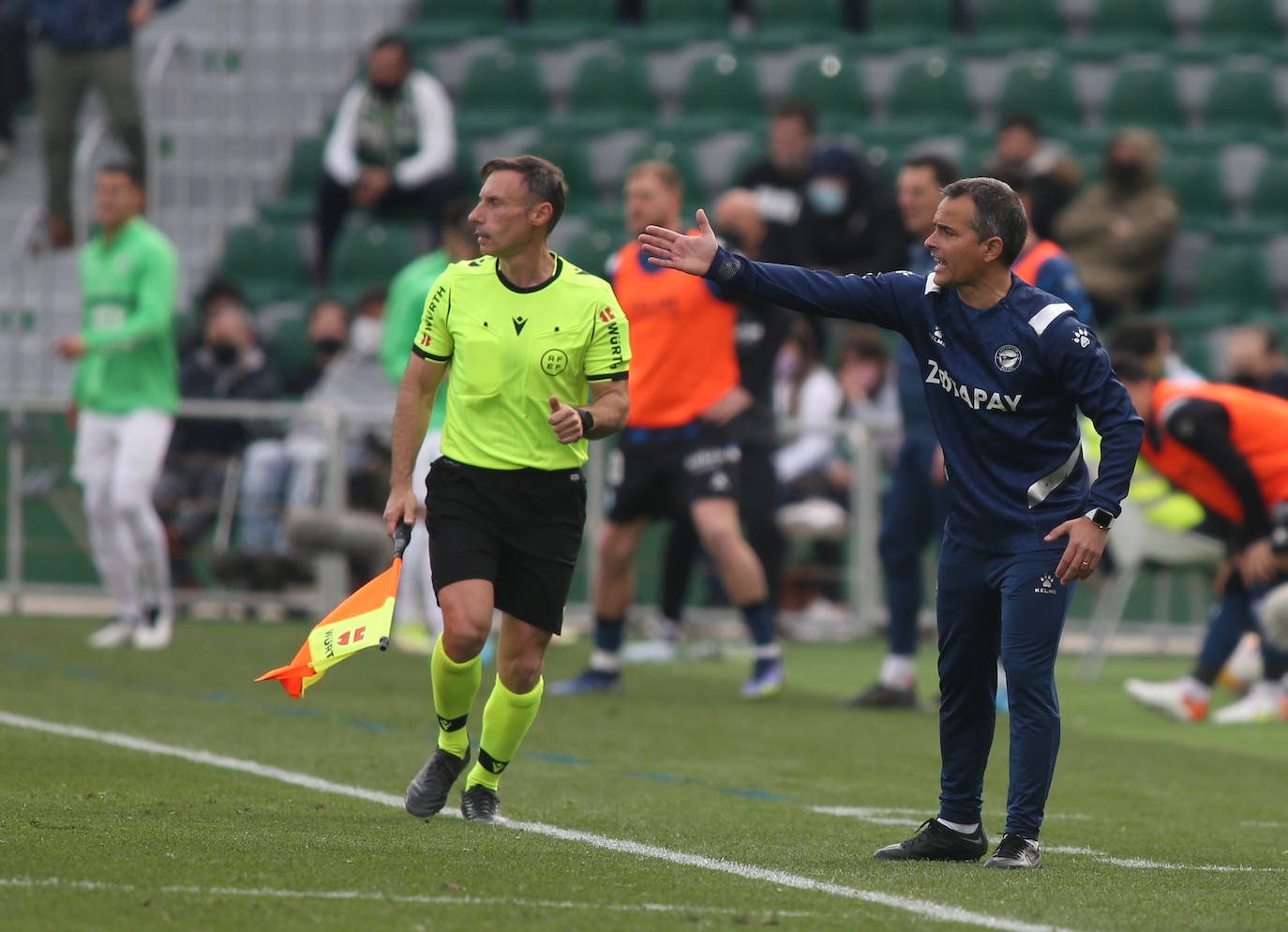 Fotos: Las mejores imágenes del Elche - Alavés