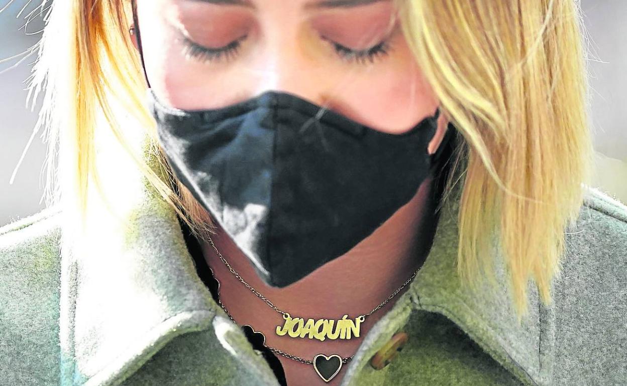 En la imagen, Laura, la hija de Joaquín Beltrán. 