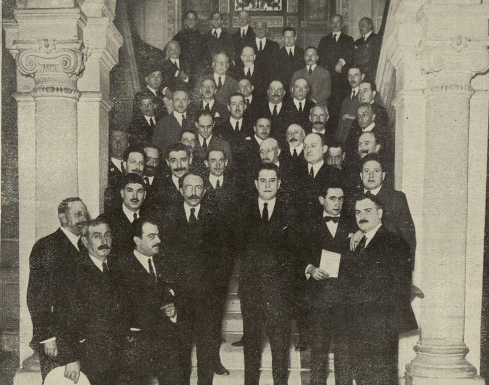 Miembros de la Sociedad El Sitio, hacia 1915.