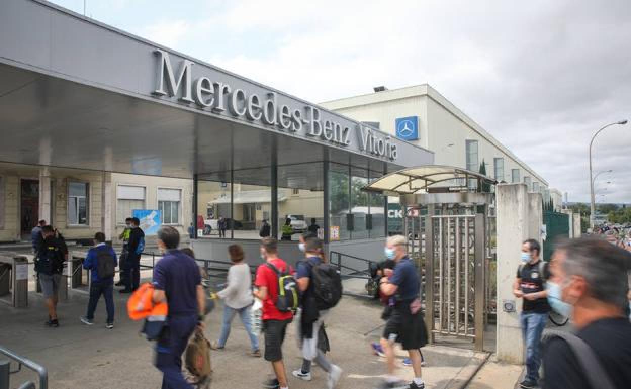 Instalaciones de la planta de Mercedes-Benz en Vitoria.