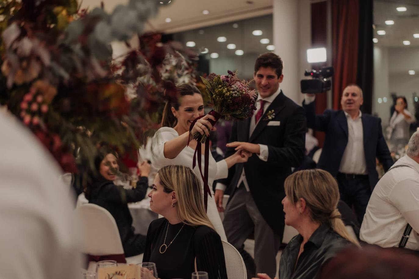 Fotos: Andrea, la novia que se casó en Neguri con una capa con capucha inspirada en &#039;La bella y la bestia&#039;