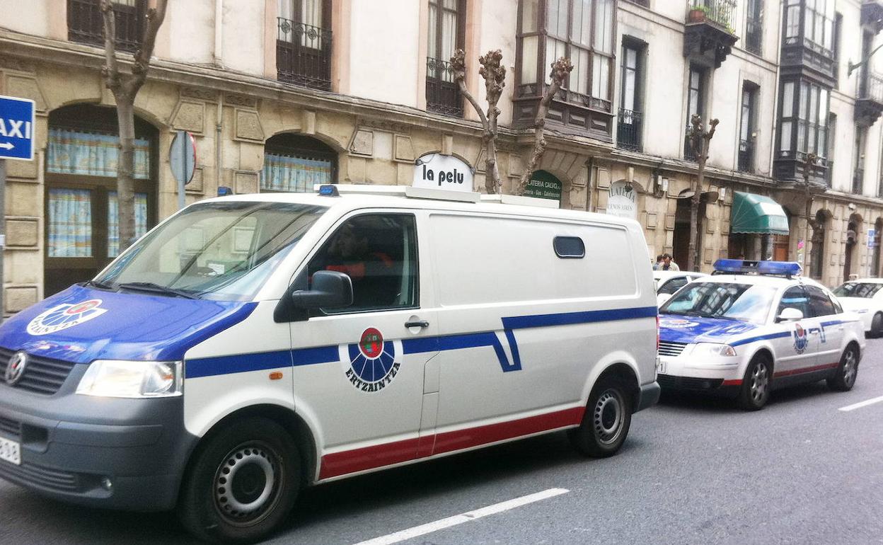 Detenido un joven de 28 años por agredir con un arma blanca a su compañero de piso en Bilbao