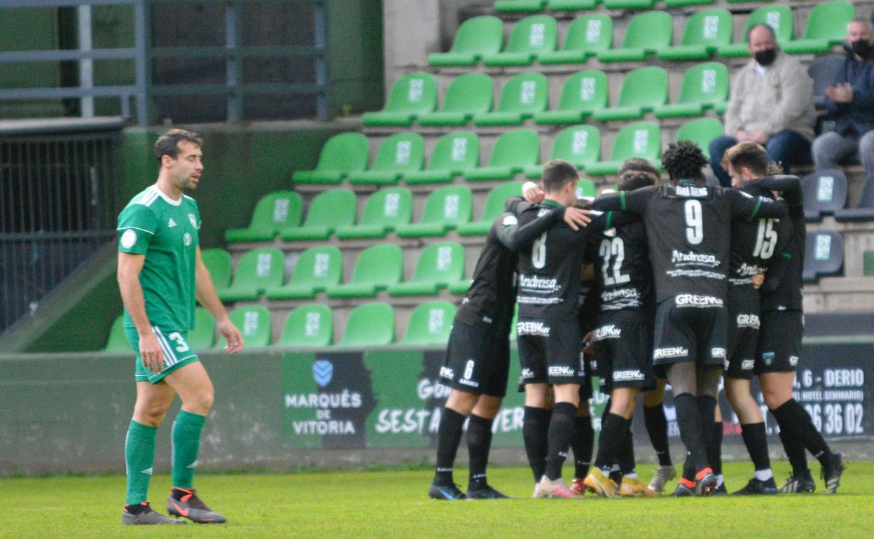 El Sestao River se lleva un derbi frenético