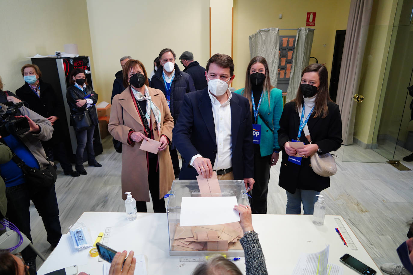 La participación en Castilla y León a las 14.00 horas es del 34,74%, dos puntos menos que en 2019
