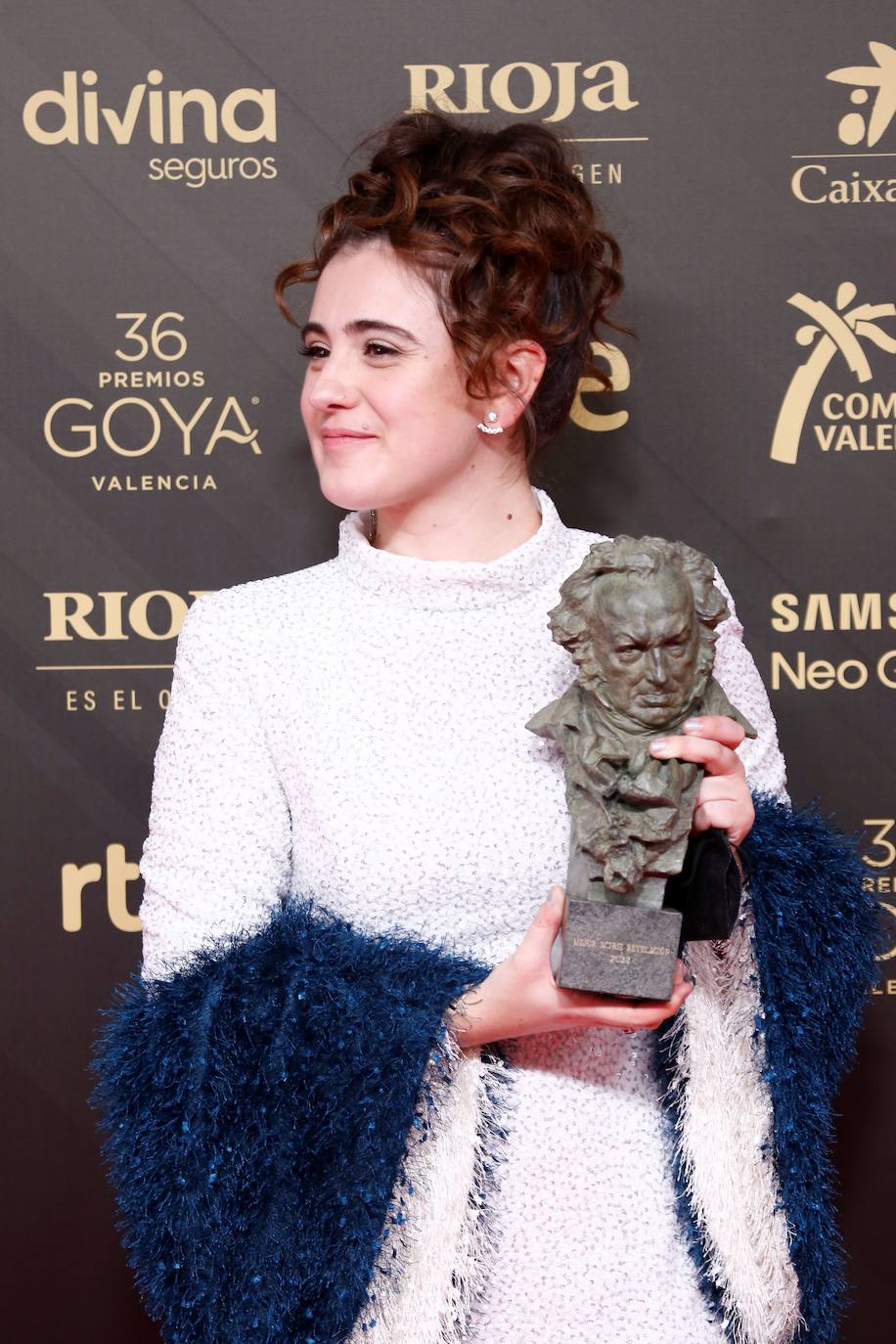 Fotos: Jone, la estudiante que está detrás del espectacular vestido con el que María Cerezuela ganó el Goya