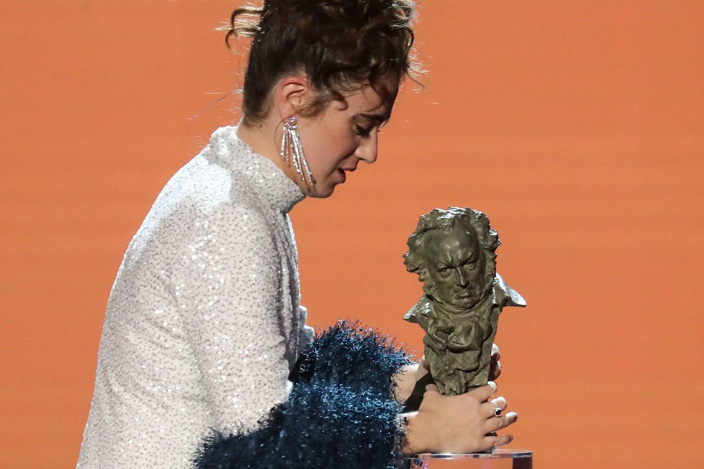 Fotos: Jone, la estudiante que está detrás del espectacular vestido con el que María Cerezuela ganó el Goya