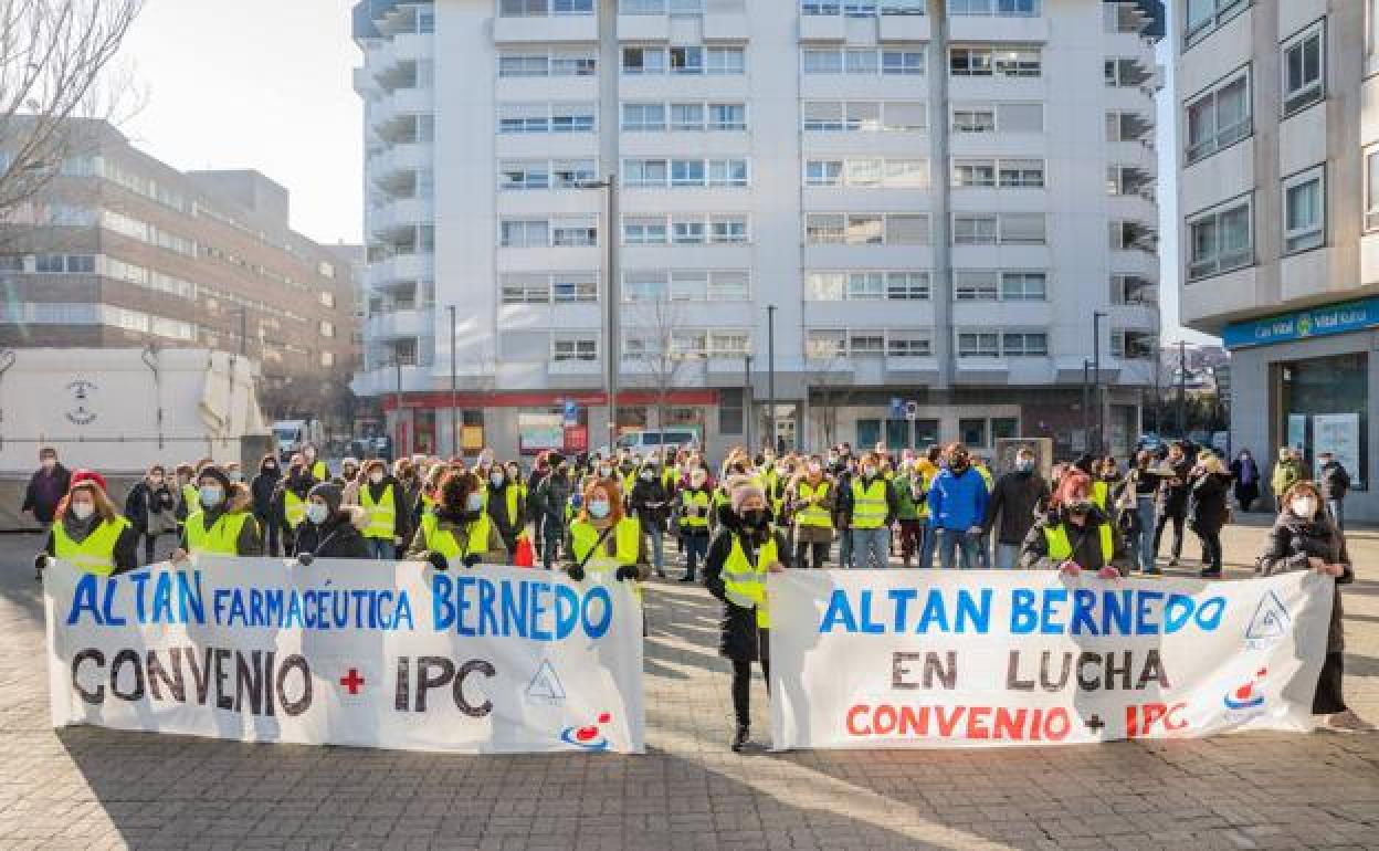 Protesta de los trabajadores de Altan Bernedo. 