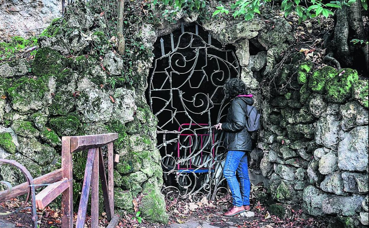 El patio de un colegio en Iruña de Oca y 5 obras más se retrasan por el alza de costes