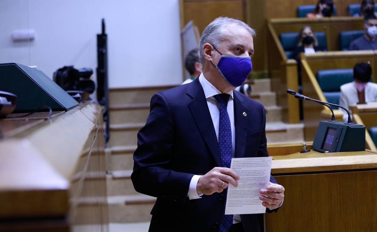 El lehendakari, Iñigo Urkullu, en un pleno del Parlamento vasco. 