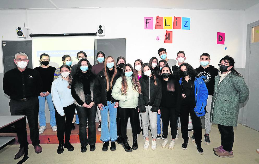 Equipos participantes del colegio Urkide, que se suma a la iniciativa. 