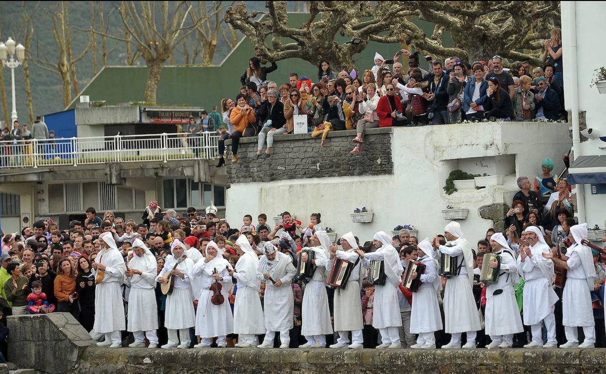 Los atorras volverán a animar Mundaka el domingo de Carnaval
