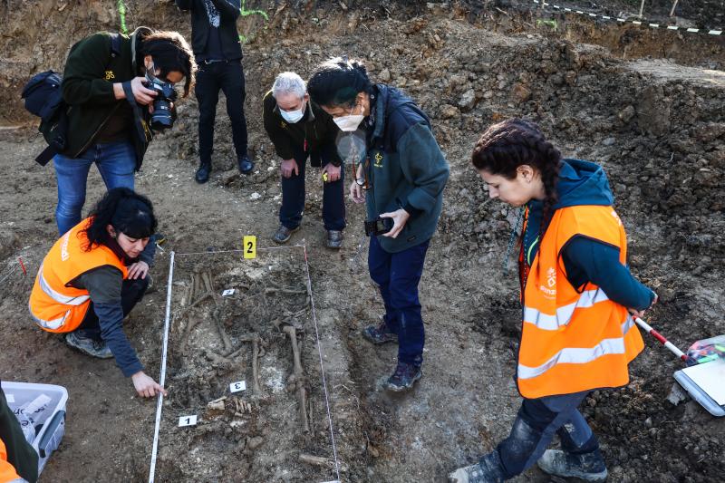 Fotos: Hallan en el cementerio de Begoña fosas comunes con restos de soldados liberales de la Guerra Carlista