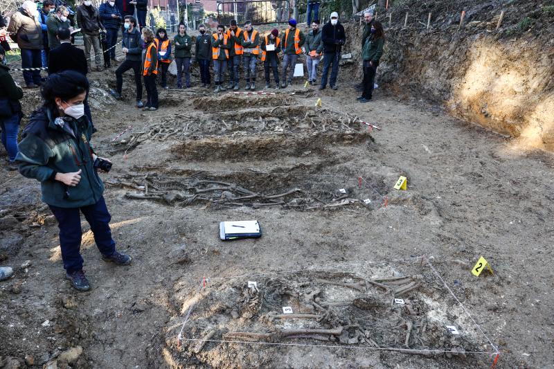 Fotos: Hallan en el cementerio de Begoña fosas comunes con restos de soldados liberales de la Guerra Carlista
