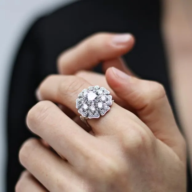 más caro en las joyerías de Bilbao: El anillo de casi 70.000 euros que aspiraba a ser el más caro de | El Correo