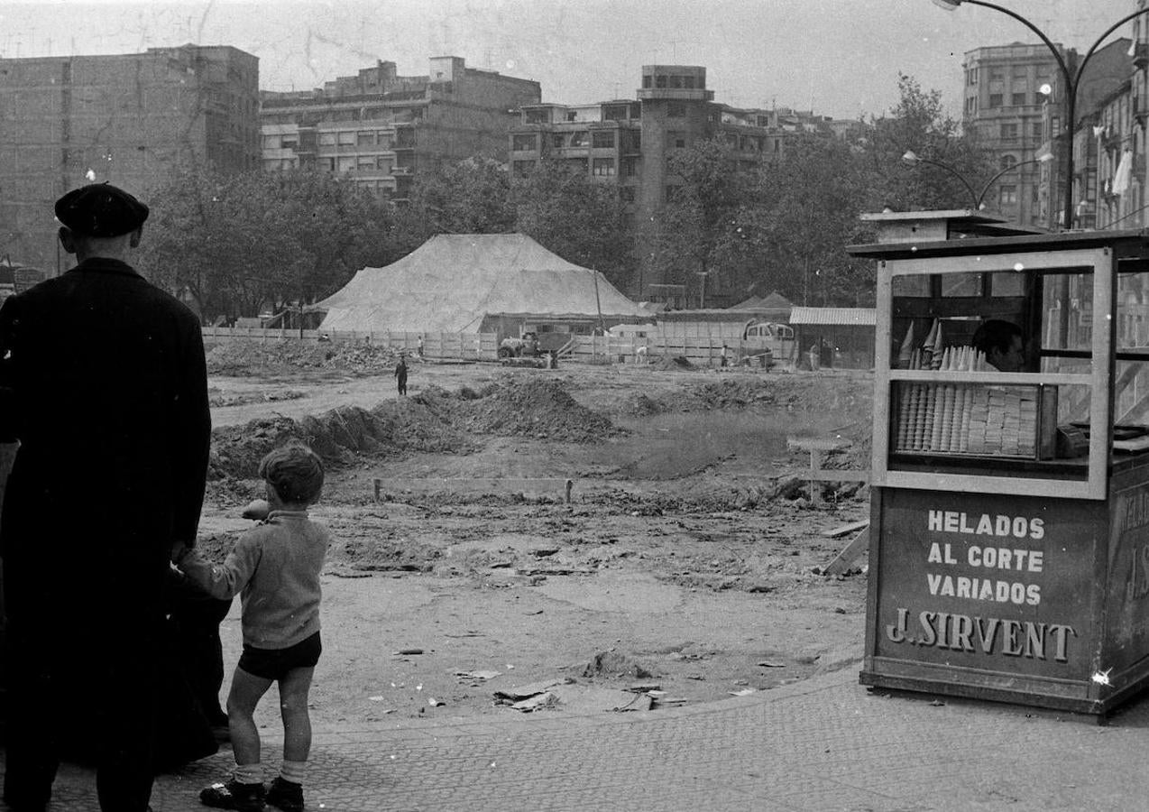 Circo y obras en 1964.