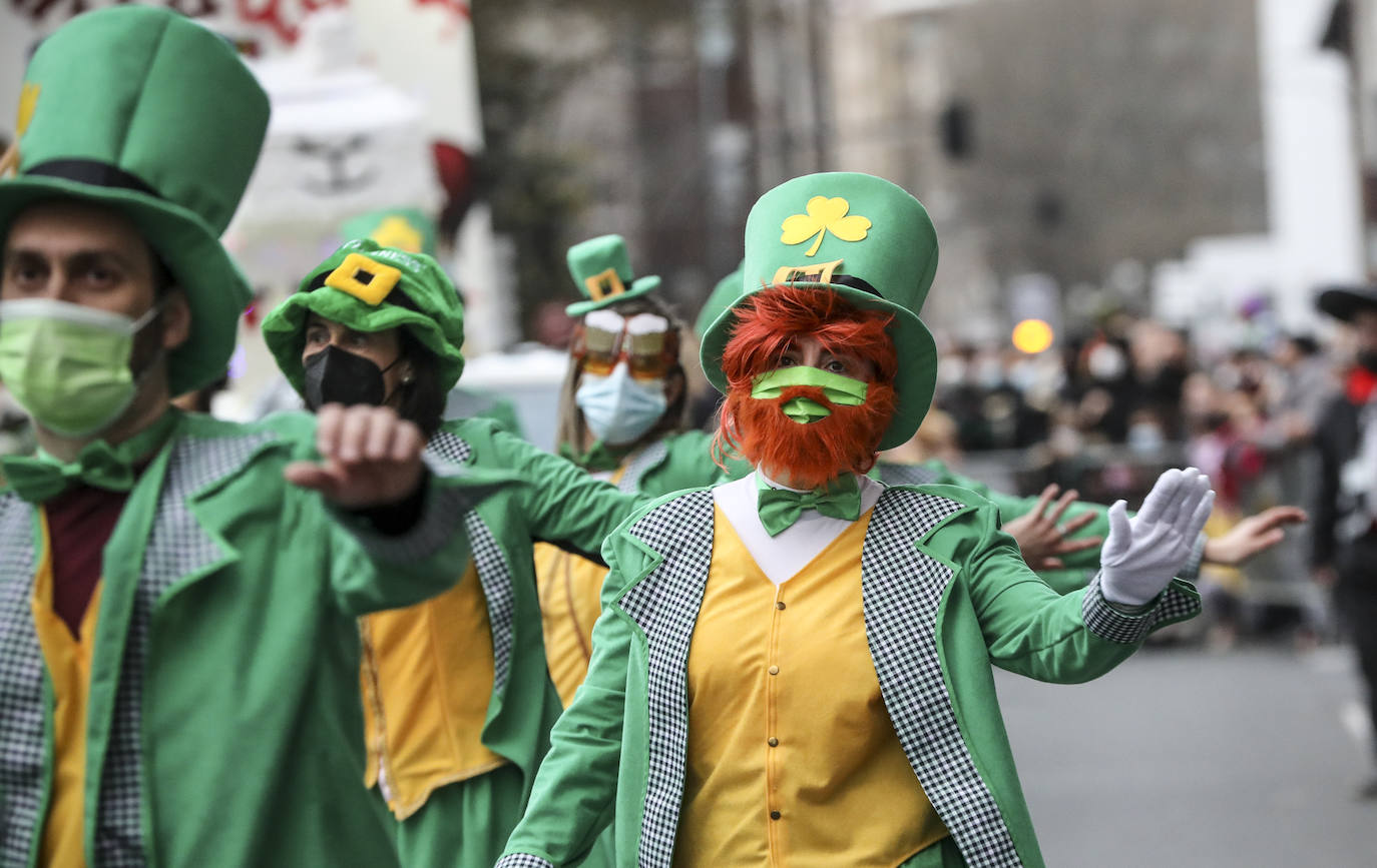 Fotos: Búscate en las fotos del desfile de comparsas del Carnaval