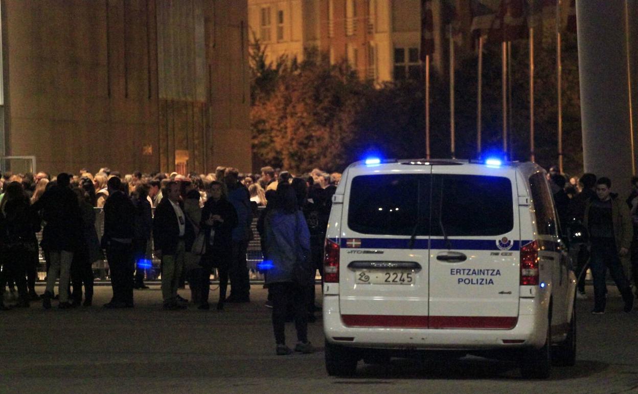 Dos detenidos y dos investigados por una agresión sexual grupal en Barakaldo