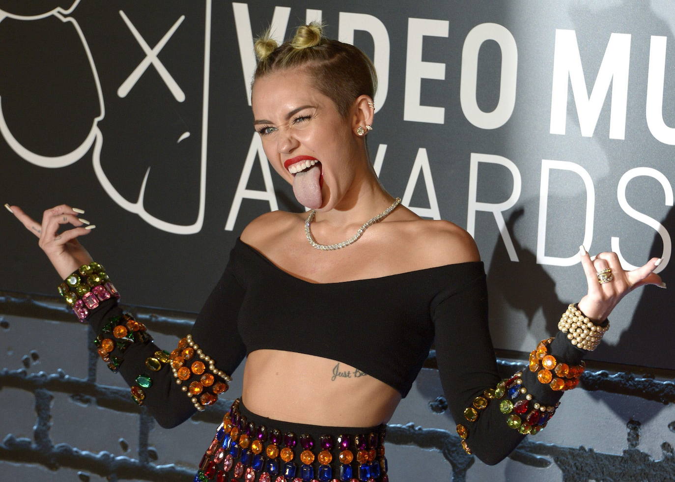 Miley Cyrus ha asegurado su lengua, uno de los sellos de imagen.