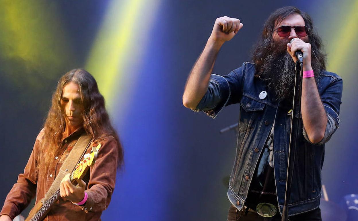 El cantante de Corizonas, Javier Vielba, durante su actuación del pasado año en Korterraza. 