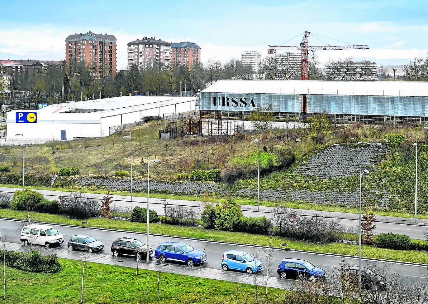 Parcela de URSSA, ubicada en el Campo de los Palacios, en el barrio de Adurza. 