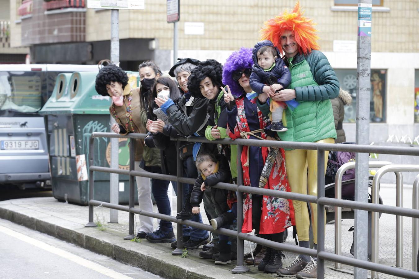 Fotos: Colorido y mucho baile en el Carnaval de Santutxu