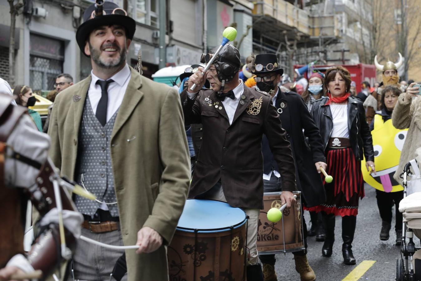 Fotos: Colorido y mucho baile en el Carnaval de Santutxu