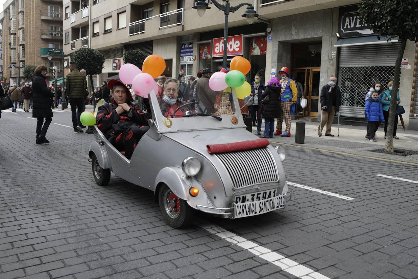 Fotos: Colorido y mucho baile en el Carnaval de Santutxu