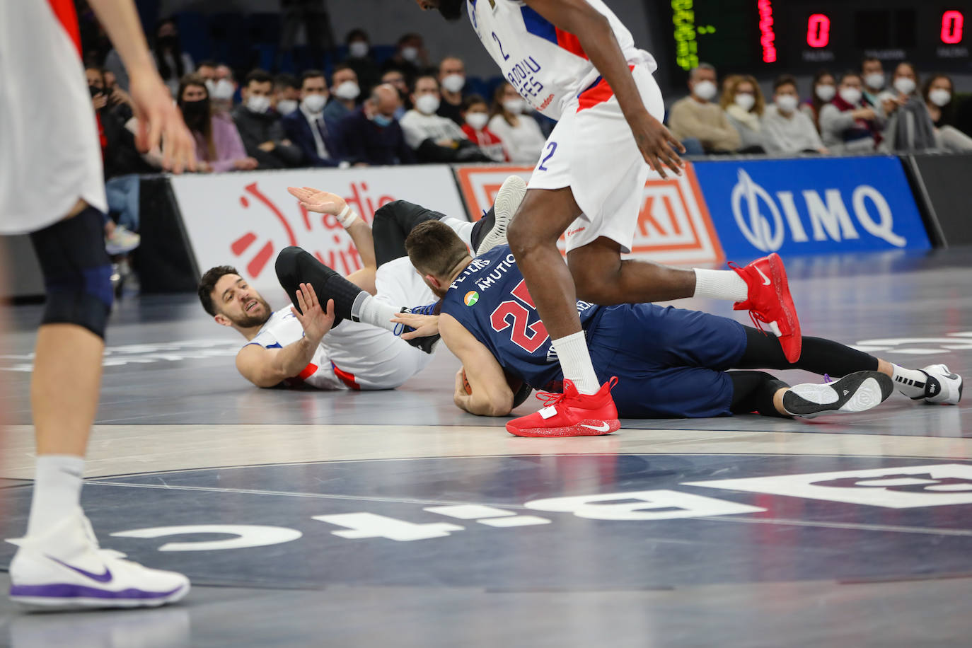 Fotos: Las mejores imágenes del Baskonia - Efes