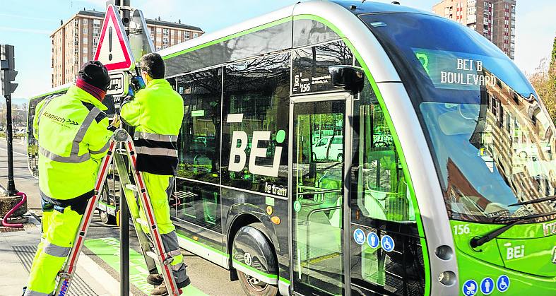 Familias de Ángel Ganivet piden un semáforo tras «varios sustos» con el BEI