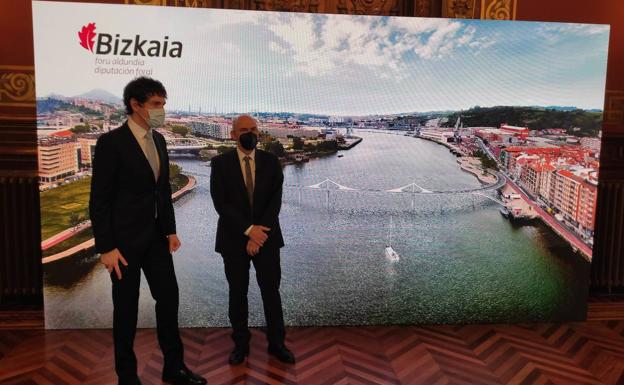 Imagen de la presentación oficial del nuevo puente con el diputado general, Unai Rementeria. 